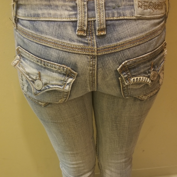 LIGHT WASH RIPPED REQUEST JEANS - Picture 2 of 3